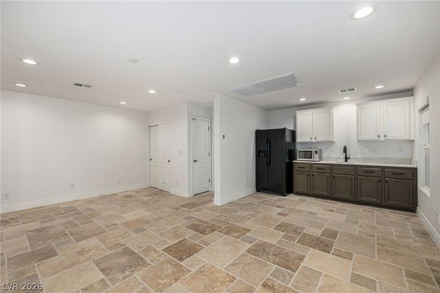 7840 Thunder Echo Street, Las Vegas, NV 89131