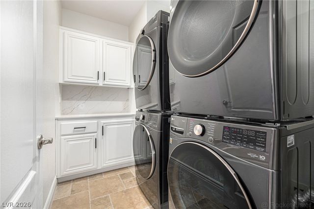 7840 Thunder Echo Street, Las Vegas, NV 89131