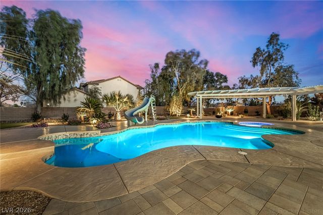 7840 Thunder Echo Street, Las Vegas, NV 89131