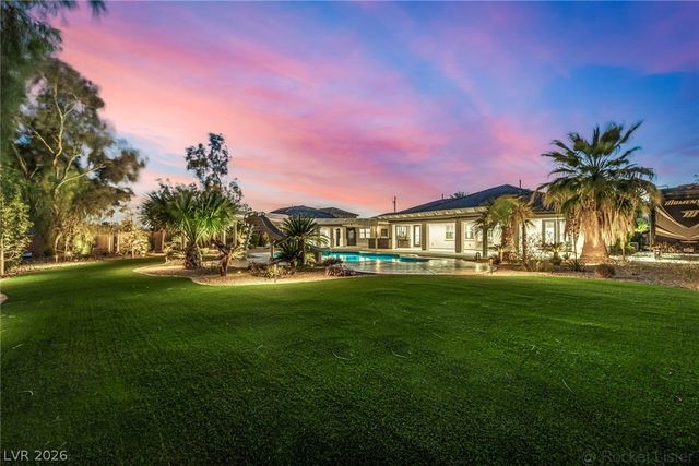 7840 Thunder Echo Street, Las Vegas, NV 89131