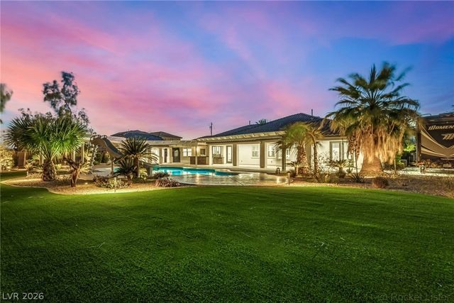 7840 Thunder Echo Street, Las Vegas, NV 89131