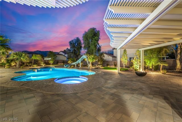 7840 Thunder Echo Street, Las Vegas, NV 89131