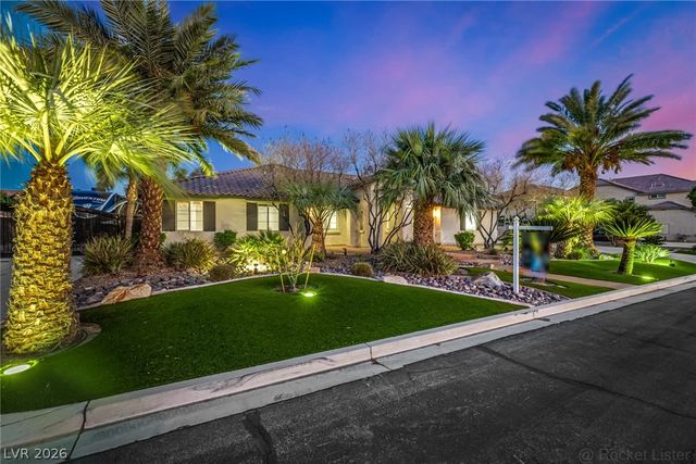 7840 Thunder Echo Street, Las Vegas, NV 89131