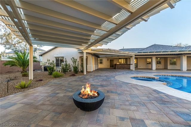 7840 Thunder Echo Street, Las Vegas, NV 89131