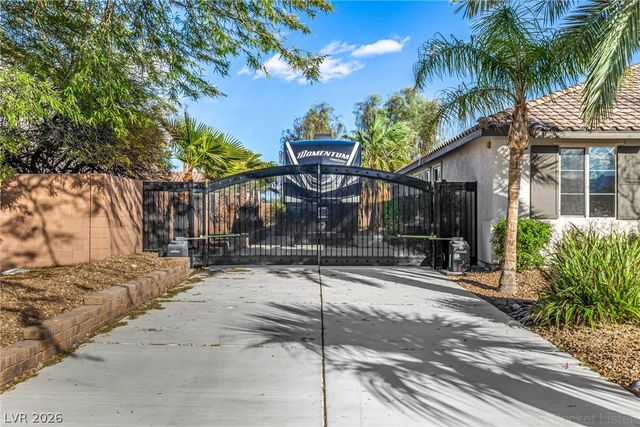 7840 Thunder Echo Street, Las Vegas, NV 89131