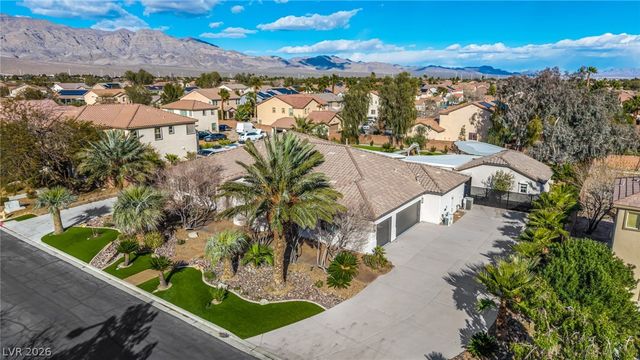 7840 Thunder Echo Street, Las Vegas, NV 89131