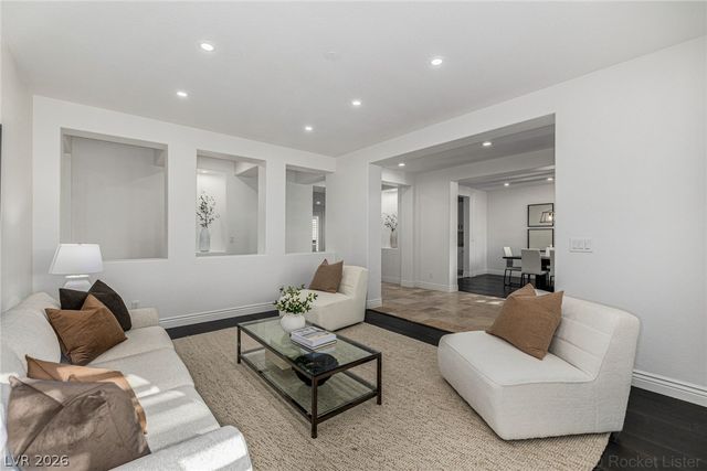 7840 Thunder Echo Street, Las Vegas, NV 89131