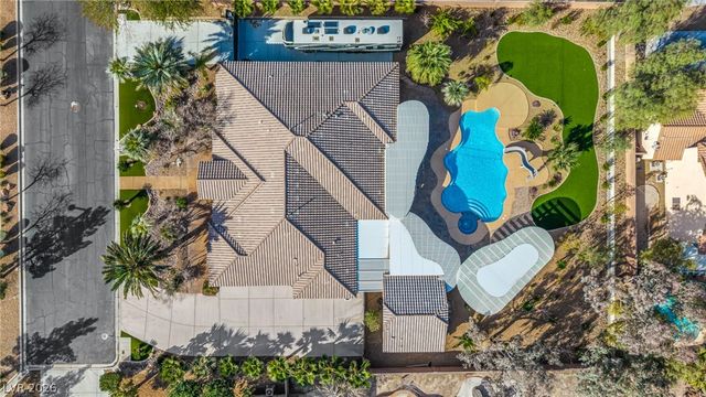 7840 Thunder Echo Street, Las Vegas, NV 89131