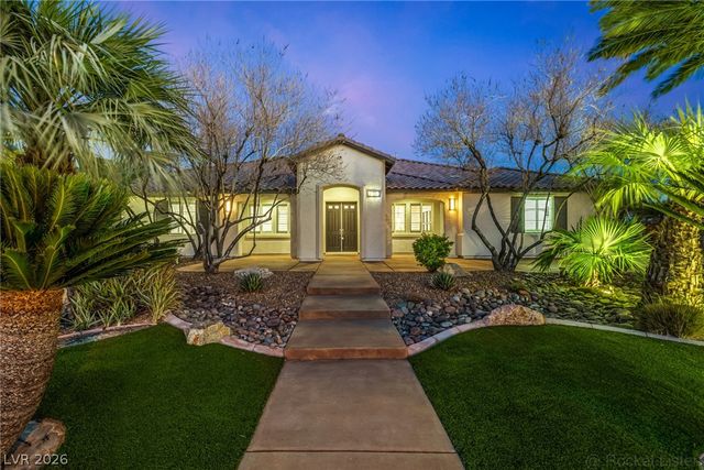 7840 Thunder Echo Street, Las Vegas, NV 89131