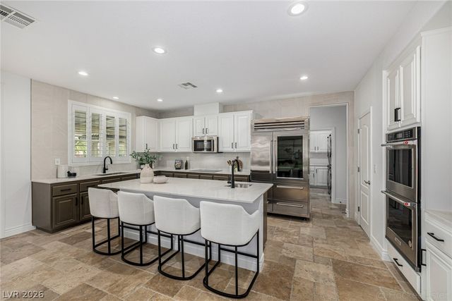 7840 Thunder Echo Street, Las Vegas, NV 89131