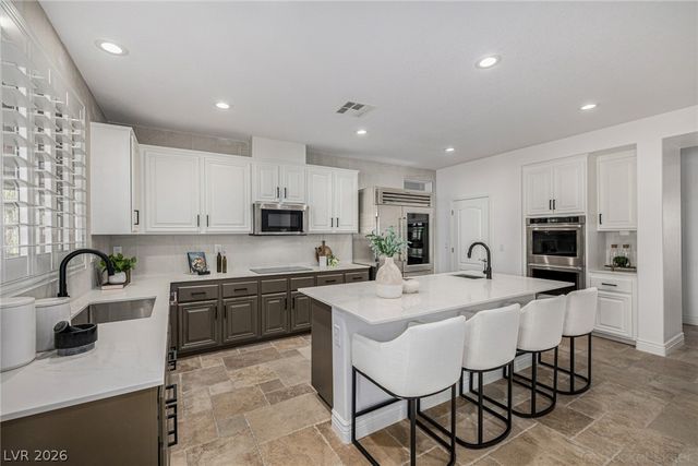 7840 Thunder Echo Street, Las Vegas, NV 89131