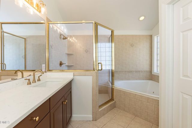 102 Langshire Court, Apex, NC 27502