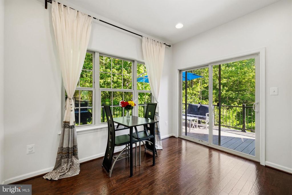 Image 11 of property listing at 7902 MOSS BROOK CT, Glen Burnie, MD 21060