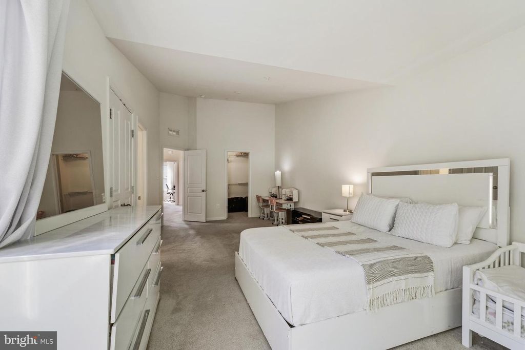 Image 17 of property listing at 7902 MOSS BROOK CT, Glen Burnie, MD 21060