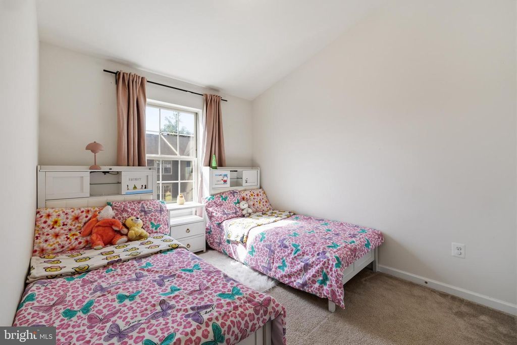 Image 21 of property listing at 7902 MOSS BROOK CT, Glen Burnie, MD 21060