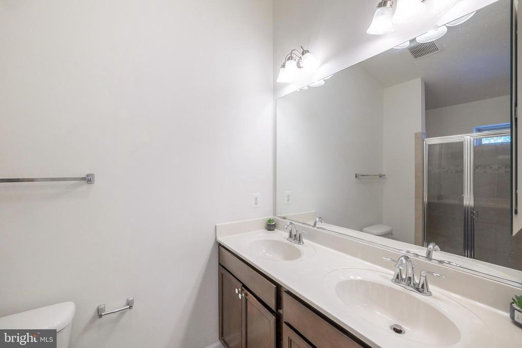 Image 23 of property listing at 7902 MOSS BROOK CT, Glen Burnie, MD 21060