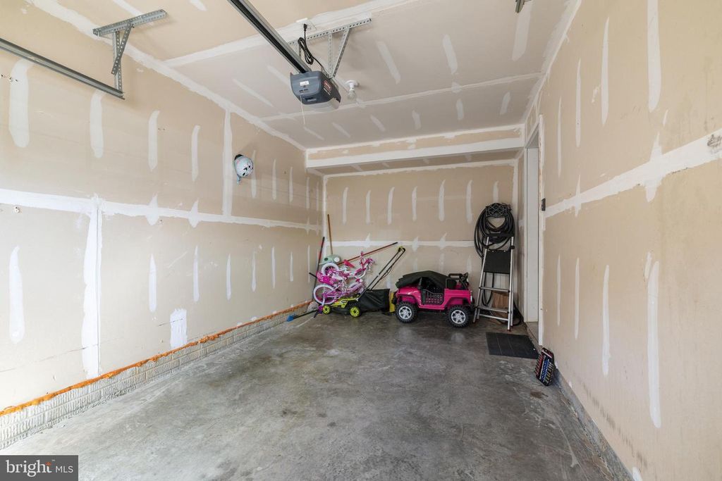 Image 32 of property listing at 7902 MOSS BROOK CT, Glen Burnie, MD 21060