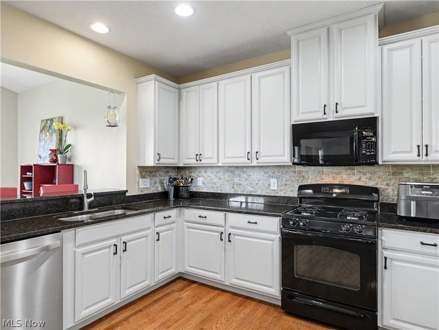 3127 Liberty Ledges Drive, Twinsburg, OH 44087