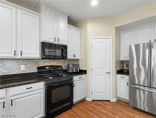 3127 Liberty Ledges Drive, Twinsburg, OH 44087