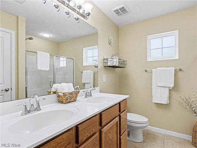 3127 Liberty Ledges Drive, Twinsburg, OH 44087