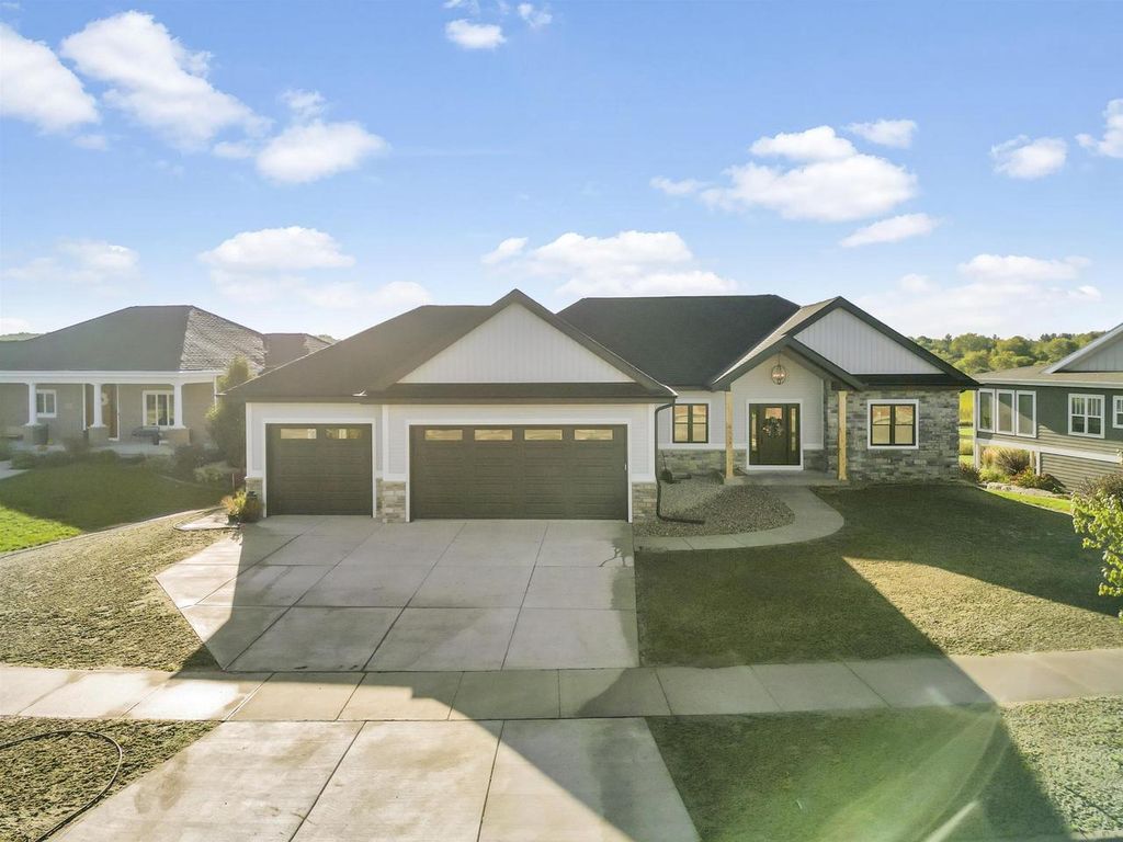 4098 Hanover Drive, Deforest, WI 53532