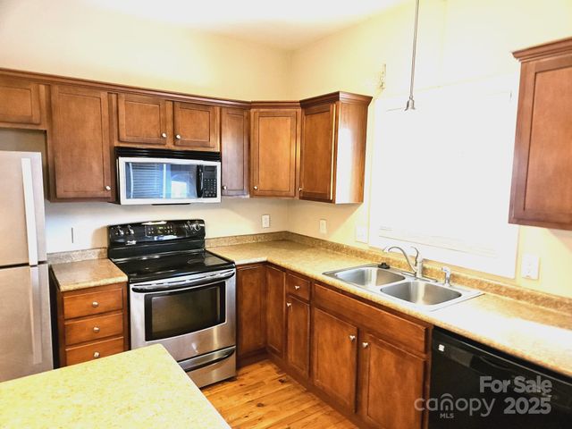 17 Lamar Avenue, Asheville, NC 28803