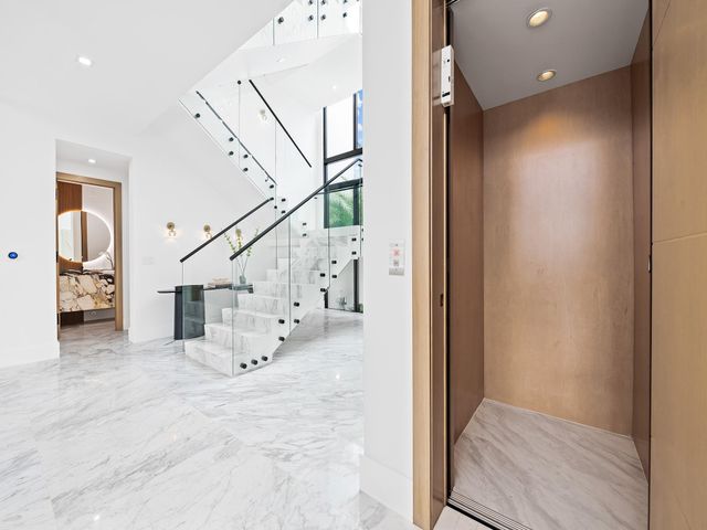 111 Fiesta Way, Fort Lauderdale, FL 33301