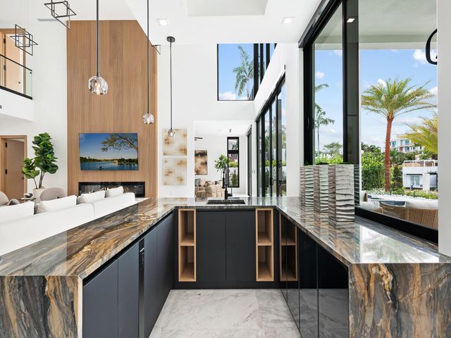 111 Fiesta Way, Fort Lauderdale, FL 33301