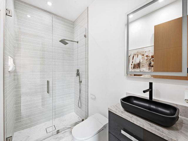 111 Fiesta Way, Fort Lauderdale, FL 33301