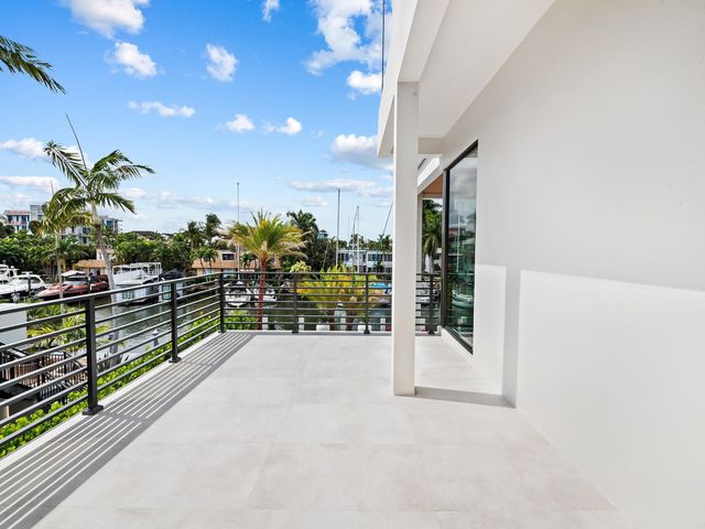 111 Fiesta Way, Fort Lauderdale, FL 33301