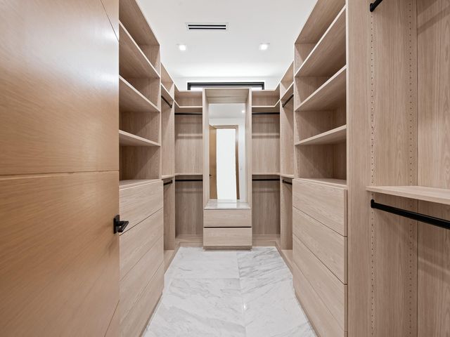 111 Fiesta Way, Fort Lauderdale, FL 33301