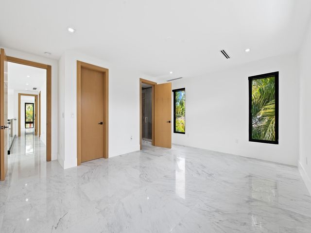 111 Fiesta Way, Fort Lauderdale, FL 33301