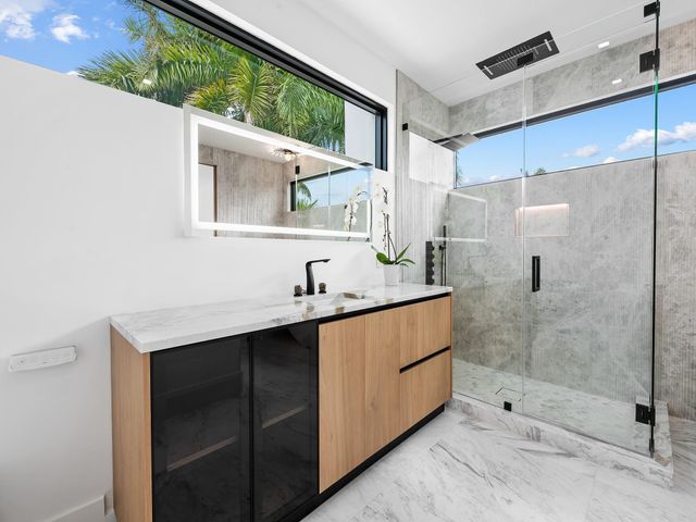 111 Fiesta Way, Fort Lauderdale, FL 33301