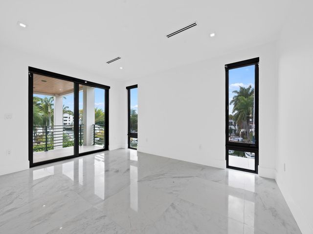 111 Fiesta Way, Fort Lauderdale, FL 33301