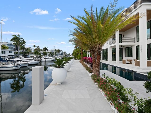 111 Fiesta Way, Fort Lauderdale, FL 33301