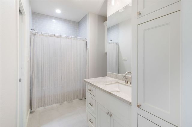 4425 Williams Lake Drive, College Station, TX 77845