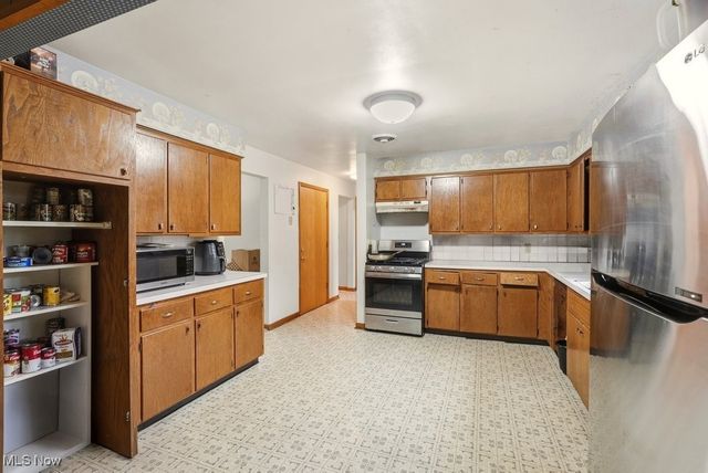 462 Pickwick Lane, Tallmadge, OH 44278