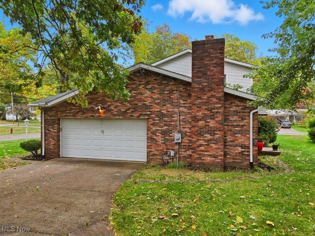 462 Pickwick Lane, Tallmadge, OH 44278