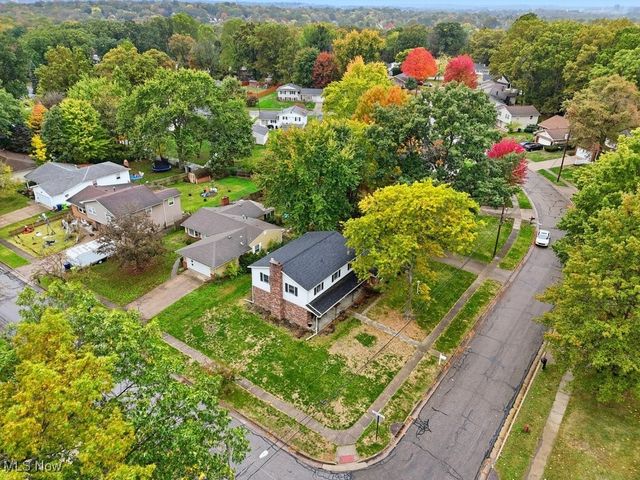 462 Pickwick Lane, Tallmadge, OH 44278