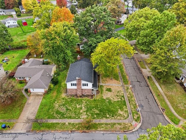 462 Pickwick Lane, Tallmadge, OH 44278