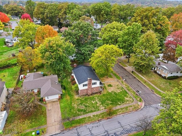 462 Pickwick Lane, Tallmadge, OH 44278