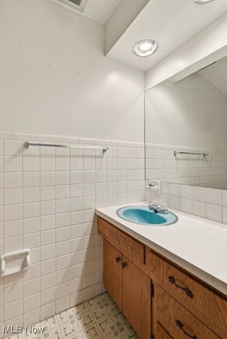 462 Pickwick Lane, Tallmadge, OH 44278