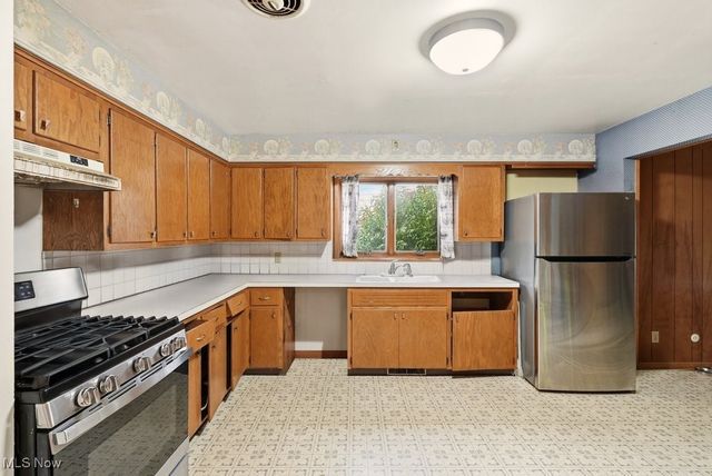 462 Pickwick Lane, Tallmadge, OH 44278