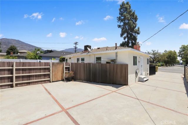 915 N Santa Anita B, Arcadia, CA 91006