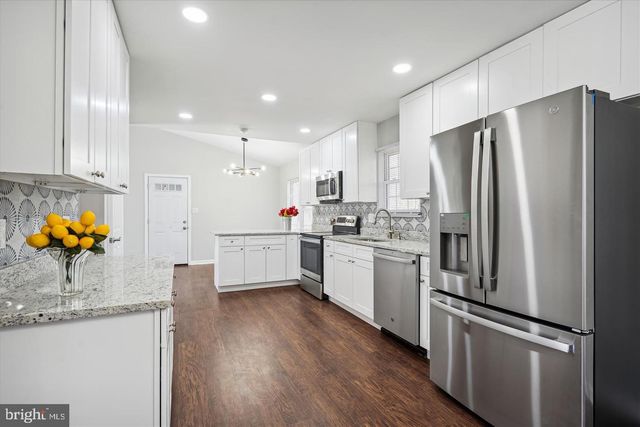 10 RED WING CT, Sterling, VA 20164