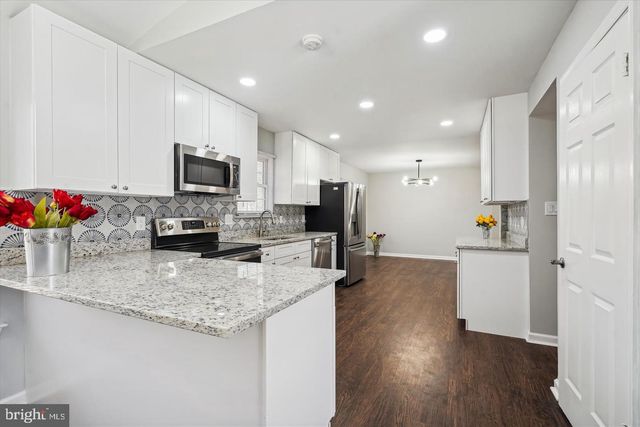 10 RED WING CT, Sterling, VA 20164