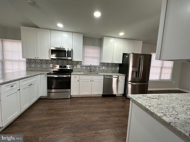10 RED WING CT, Sterling, VA 20164