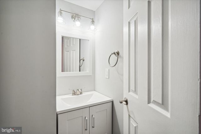 10 RED WING CT, Sterling, VA 20164