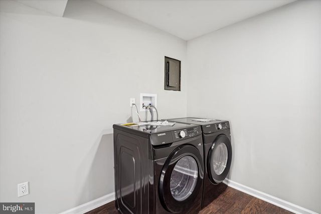 10 RED WING CT, Sterling, VA 20164