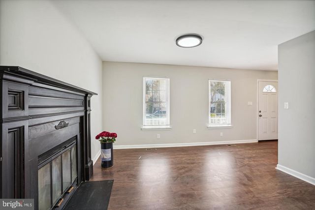 10 RED WING CT, Sterling, VA 20164